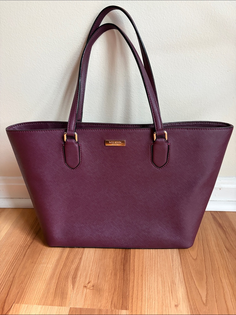 Kate Spade New York Laurel Way Dally Zipper Tote plum burgundy saffiano leather